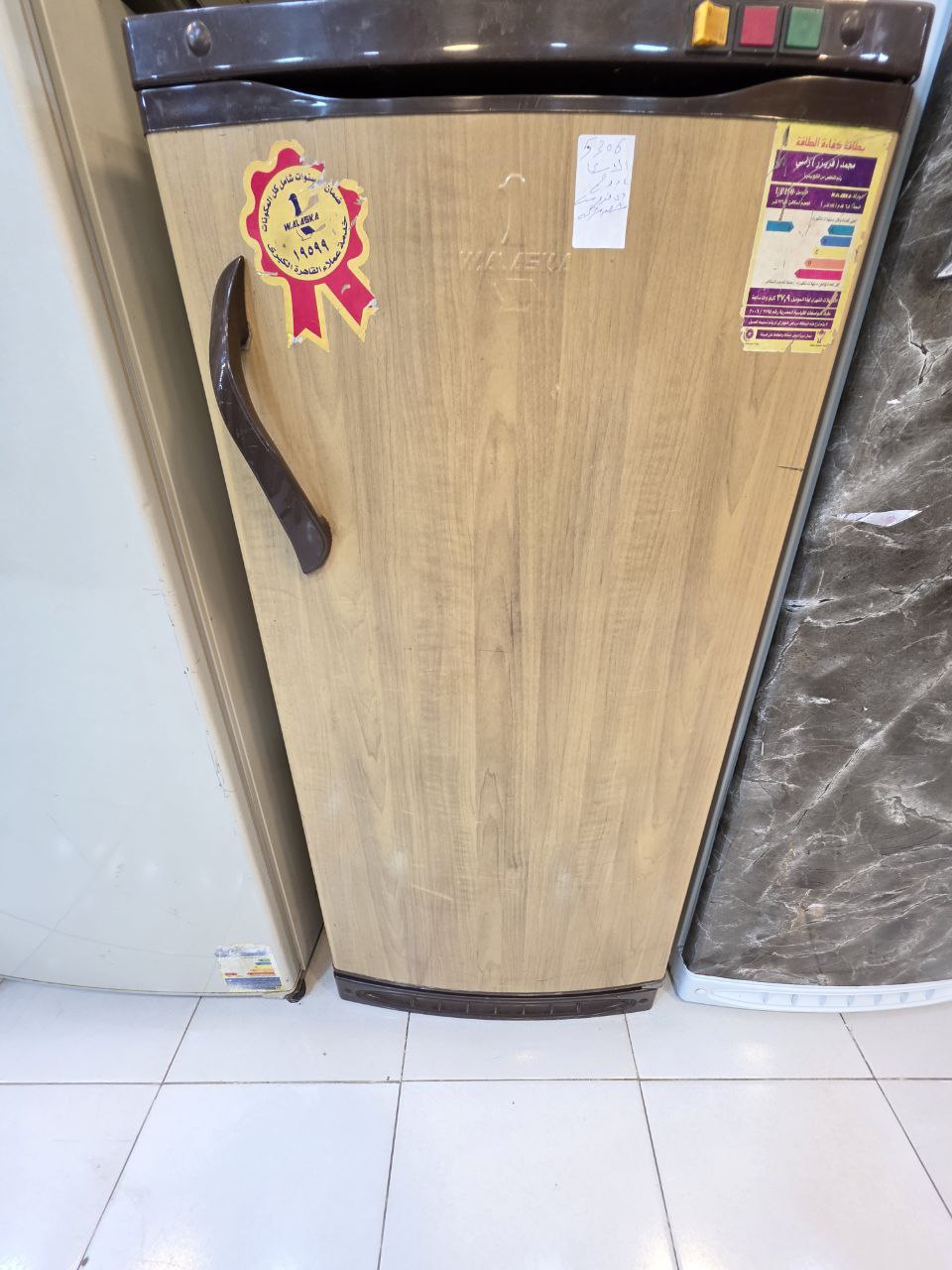 فريزر  4دورج الاسكا ديفروست شحن شركه بدون اي صيانه استعمال بحالته 
 كََود 5306