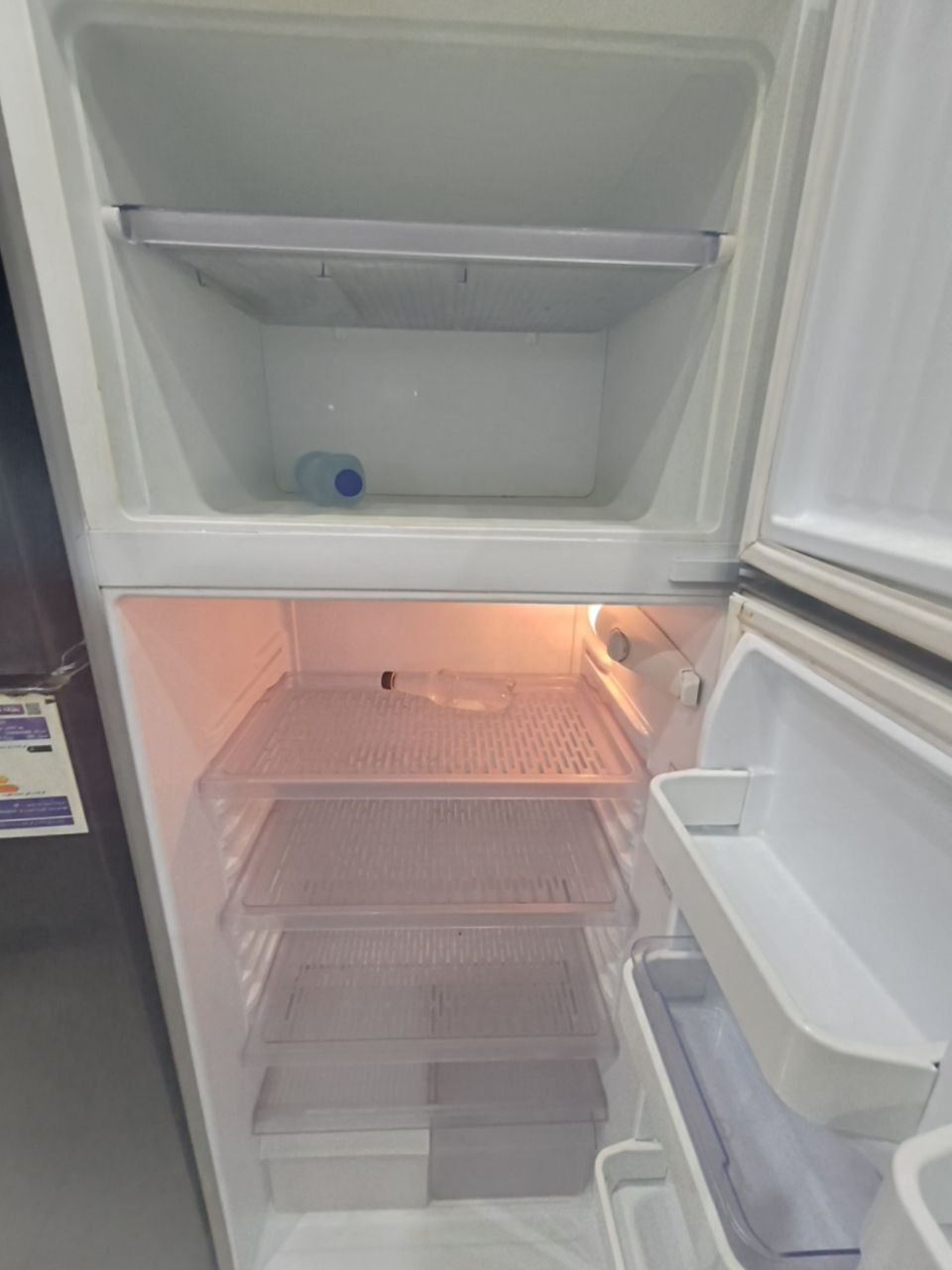 كود 7051
ثلاجة كريازي  14قدم 
بدون اي صيانه  تماما
ديفروست بخاصة عدم تكوين ثلج