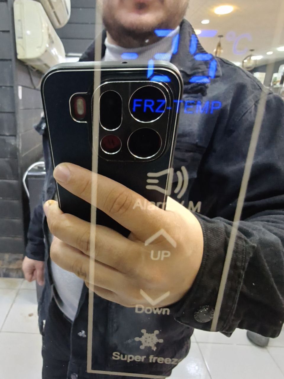 كود 6786
فريزر سوبر تك نوفروست 
6 دورج فرز بالكرتونه
🔹 الماركة: يونيون إير 

🔹 السعة: 230 لتر