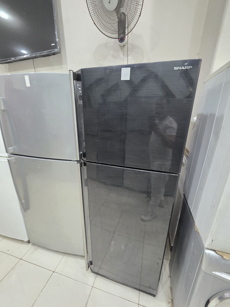 ثلاجه شارب 14 قدم استعمال بحاله ممتازه كود 5433