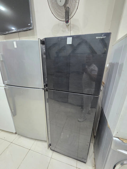 ثلاجه شارب 14 قدم استعمال بحاله ممتازه كود 5433