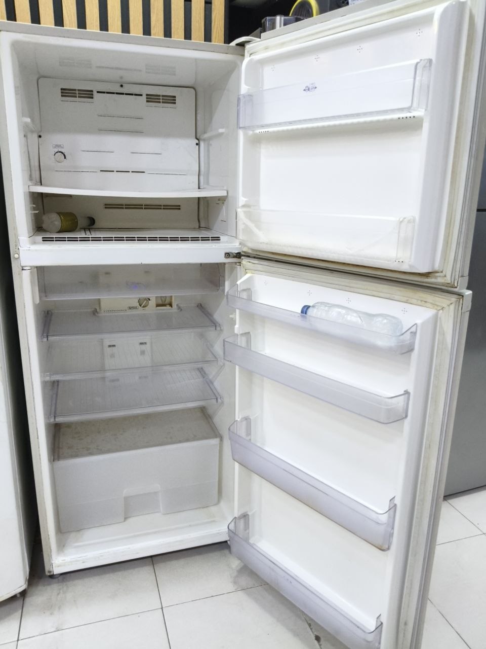 كود 9363

ثلاجة توشيبا 12 قدم  نوفروست 
 استعمال 
🚪