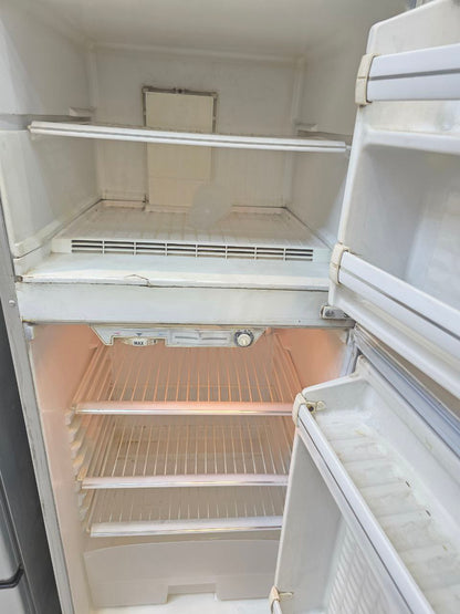 كود 2709
تلاجه باساب 14 نوفروست 
كسر بسيط ف الفليزر لا يؤثر، 
ضمان 3 شهور