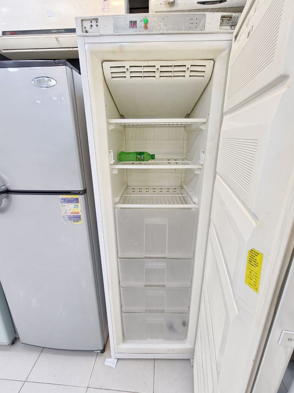 كود 6234
فريزر فريش 7 دراج
4دورج + 3رف نوفروست  
استعمال