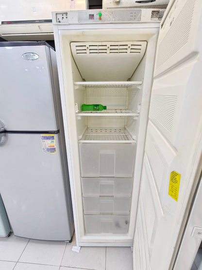 كود 6234
فريزر فريش 7 دراج
4دورج + 3رف نوفروست  
استعمال