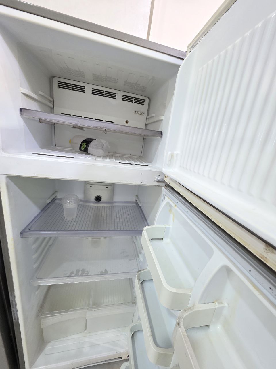 كود 3910
تلاجه كريازي 14 نوفروست 
شحن شركه بدون اي صيانه
ضمان 3 شهور