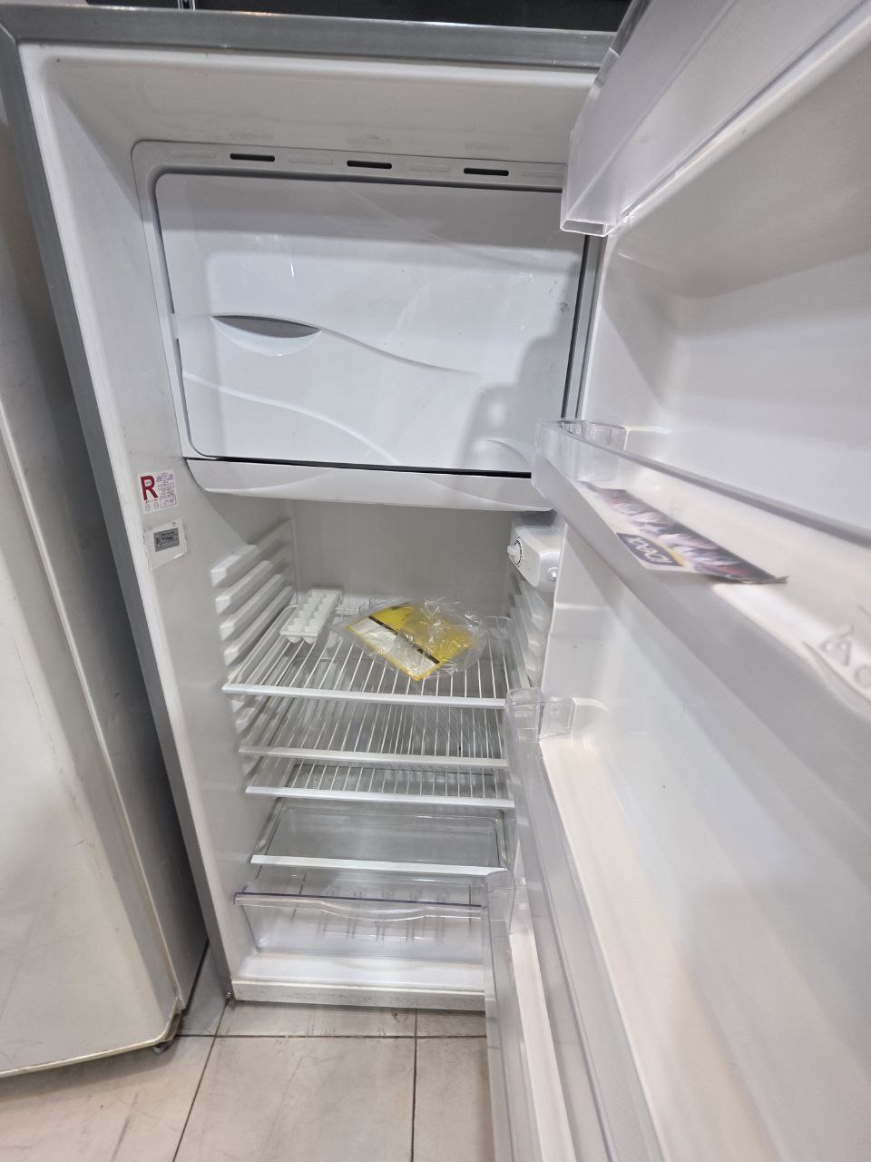 كود 5659
تلاجه اديل زانوسي  فرز ثاني  320L
ضمان سنتين  من شركة Zanussi