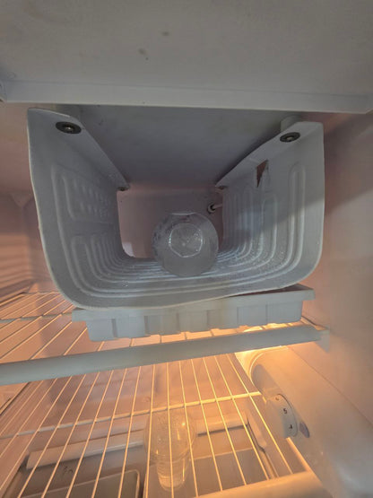 ثلاجه مني بار 6 قدم فرز تاني بفريزر داخلي