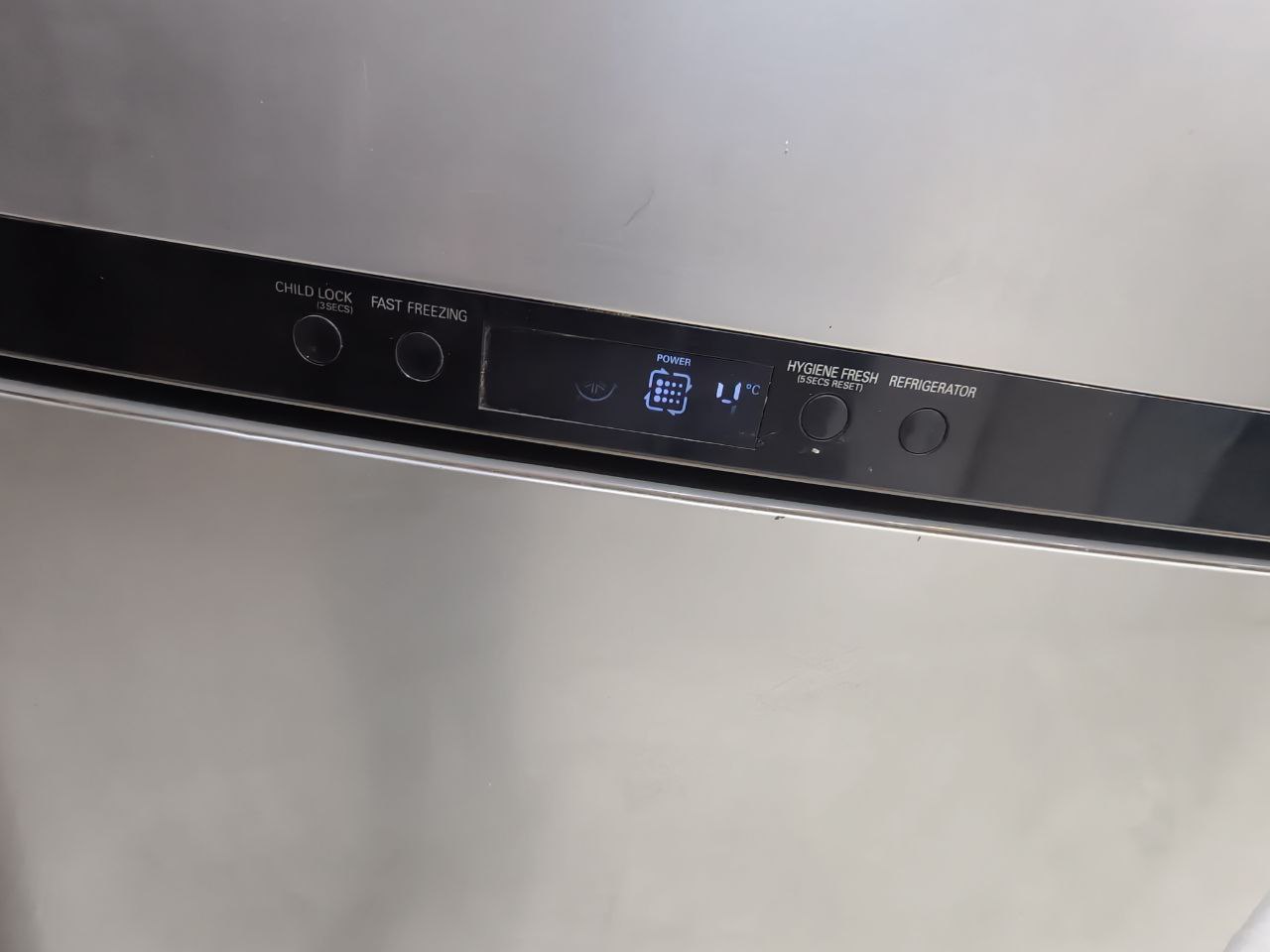 كود 7060
تلاجه.LG استعمال بسيط 
 إنفرتر