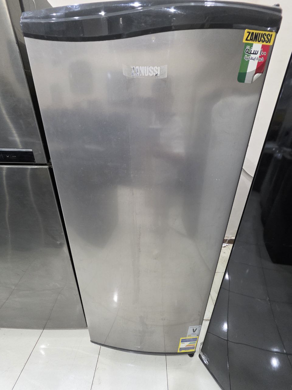 كود 5658
تلاجه Zanussi فرز بضمان  سنتين
 320 لتر