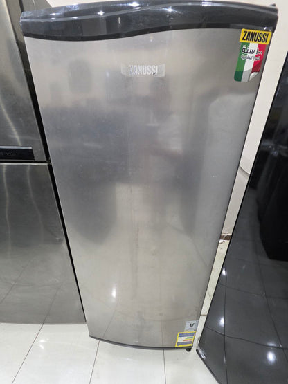 كود 5658
تلاجه Zanussi فرز بضمان  سنتين
 320 لتر