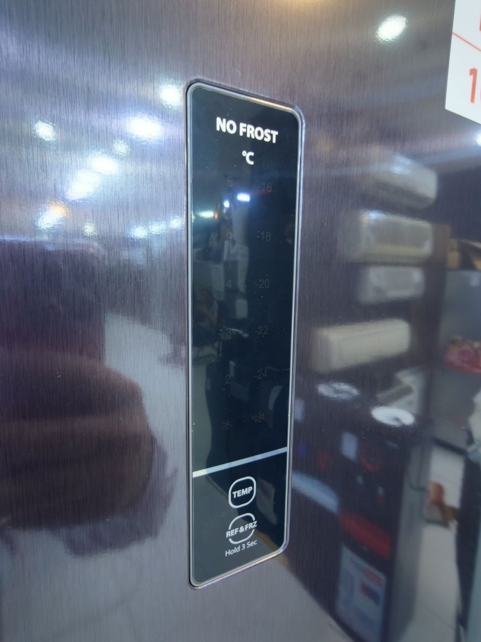 الموديل: Toshiba GR-RU312WE-DMN (37H)

✨ فريزر توشيبا 8.4 قدم – نوفروست