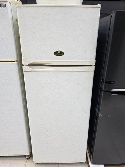 ثلاجه كريازي 14 قدم حاله جيده جدا جدا مستعمله