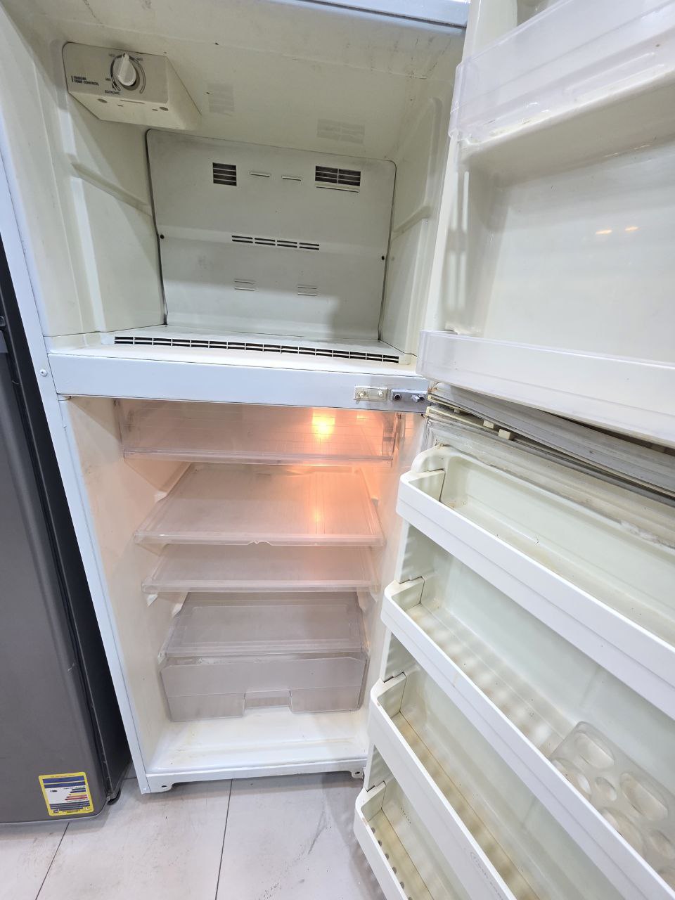 ثلاجه ايديال ايلت 14 قدم نوفرست مستعمله بحاله جيده كود 5439