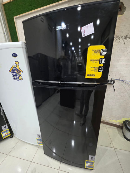 كود 5660
تلاجه فرز ضمان سنتين شركة 
خصم مميز
سعة صافية نحو 370لتر