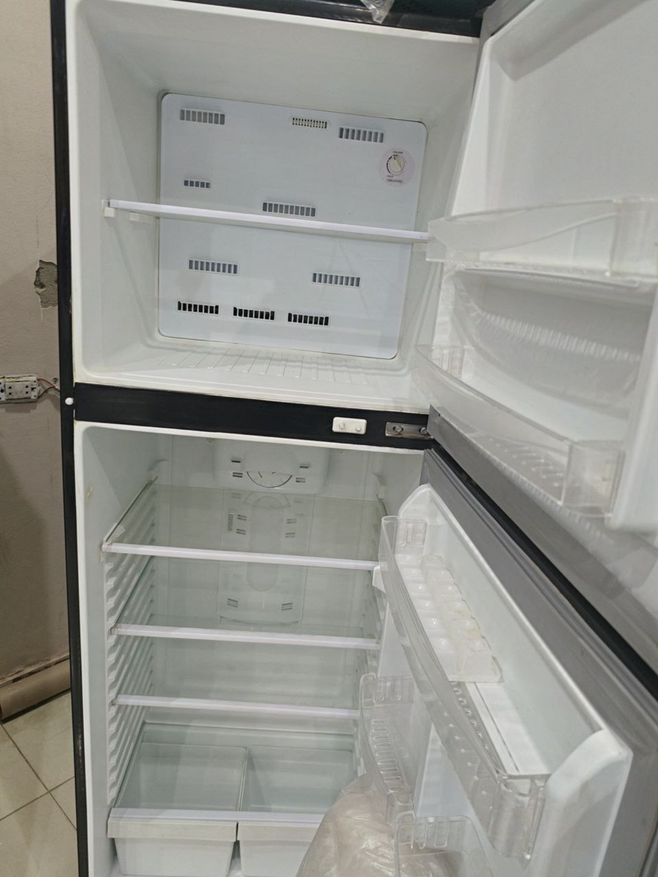 كود 6826
تلاجه16 قدم اللكترو استار 
نوفروست 
فرز بالكرتونه 
بدون اي عيوب واضحه
زجاج