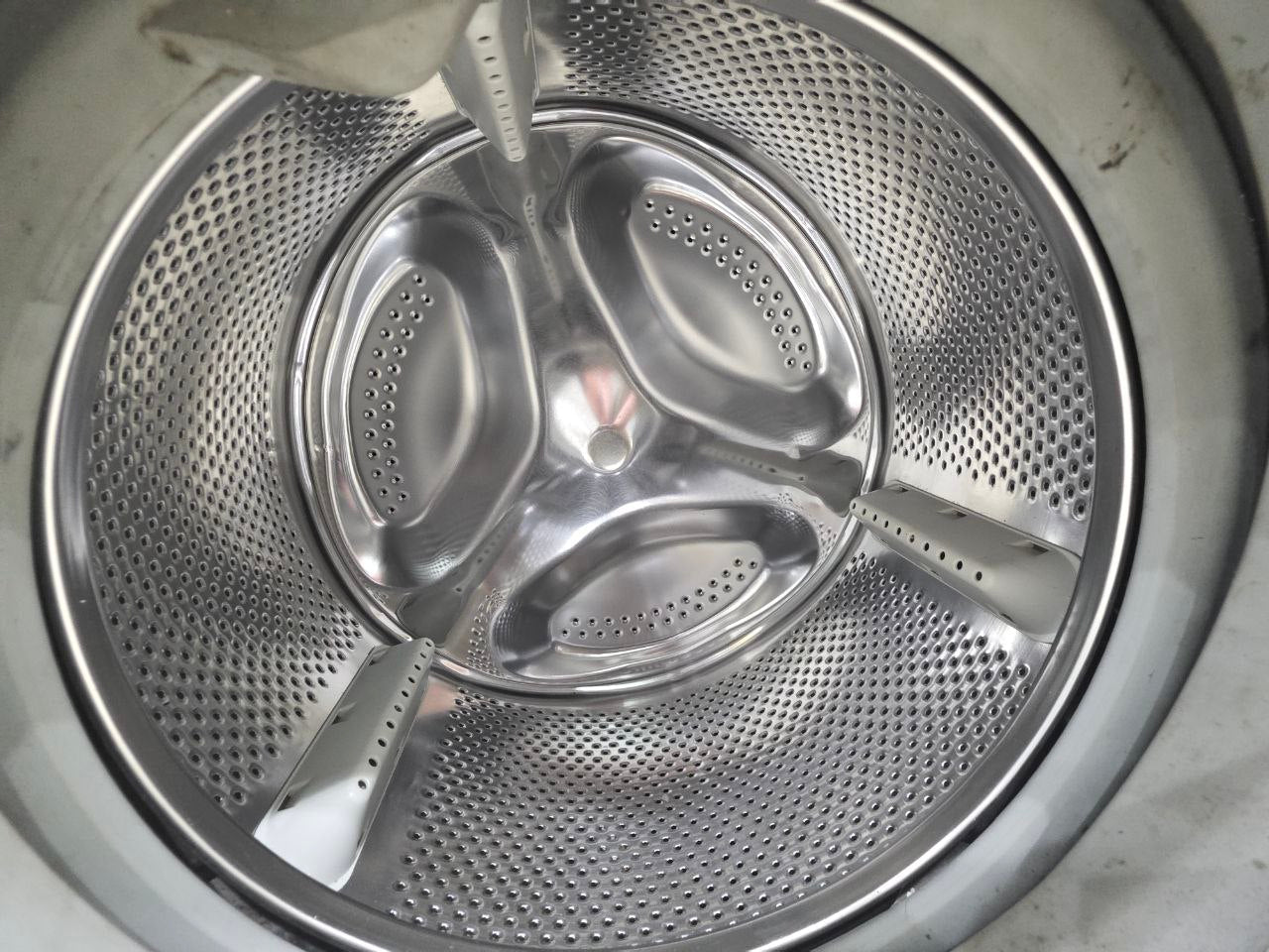 غساله اريستون ايطالي 7 كيلو استعمال بحاله جيده جدا