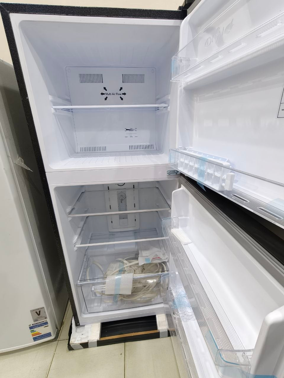 كود 8324
ثلاجة نوفروست 
الموديل:
Fresh FNT-BS370BBC
329 لتر (11.6 قدم)