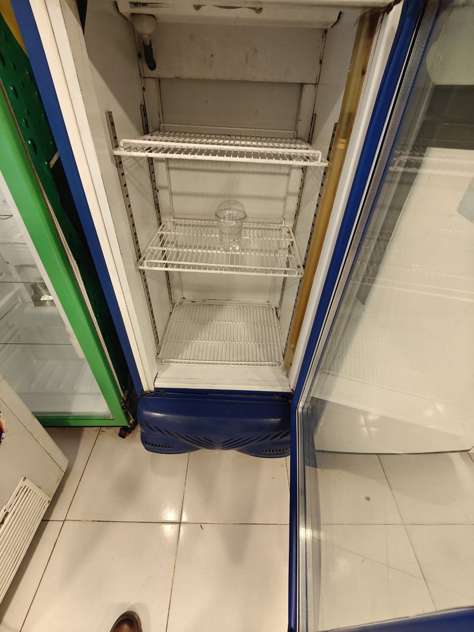 تلاجه عرض كولا. الاصلي