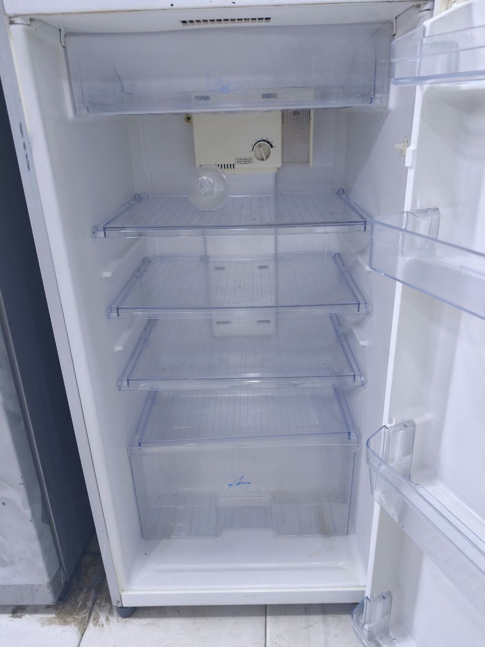 ثلاجة توشيبا 12 قدم نوفروست ❄️

استعمال بحالة ممتازة  كود 7717