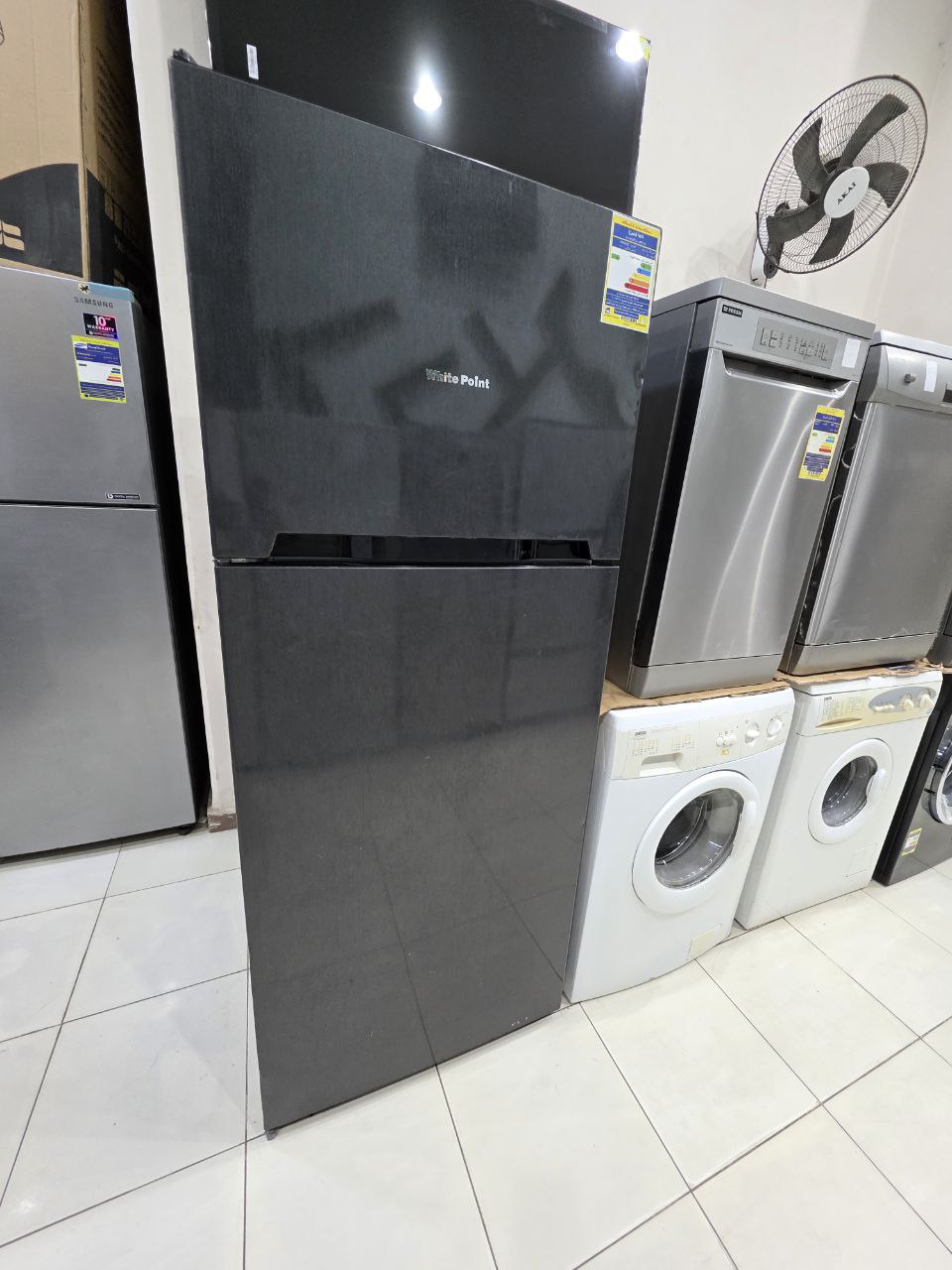 ثلاجه وايت بوينت نوفروست كسر زيرو استعمال خفيف جدا 18 قدم 440 لتر تقريبا  كود 5375