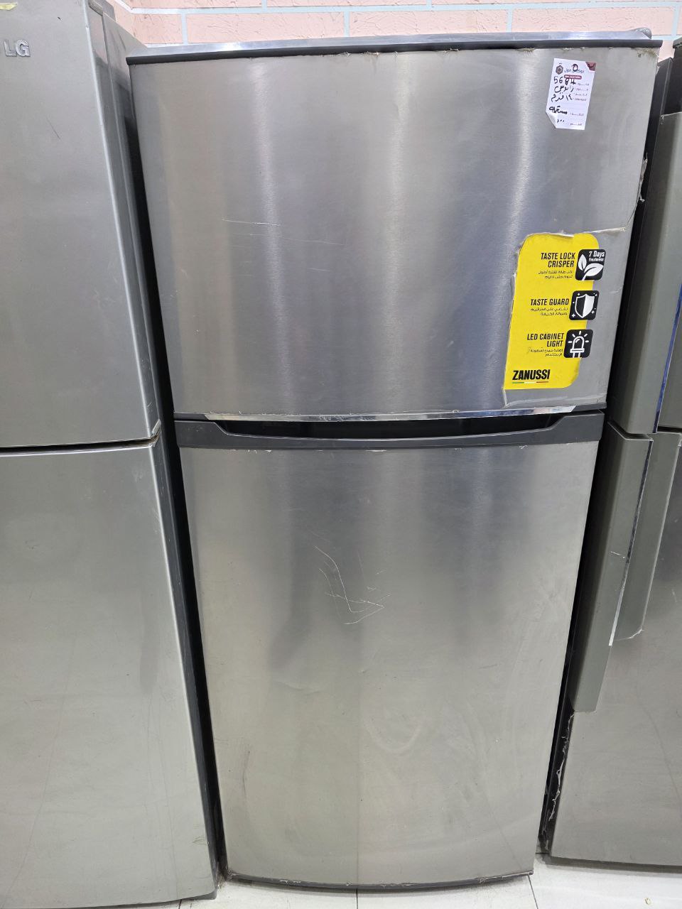 كود 5684 
ثلاجة زانوسي  14قدم نوفروست
370لتر  
استعمال بسيط جدا