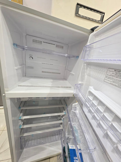 كود 5573
توشيبا تصفية معرض ضمان 5 سنين
مقبض طويل (Long Handle): هذا التصميم يوفر سهولة أكبر في الفتح خصوصًا إذا كانت الثلاجة كبيرة الحجم أو ضيقة المساحة، كما يعطي شكلًا أنيقًا وحديثًا