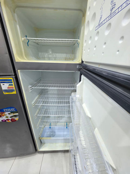 كود 5638

ثلاجة 
باساب 14 قدم دي فروست 
بموتور lg
فرز تاني