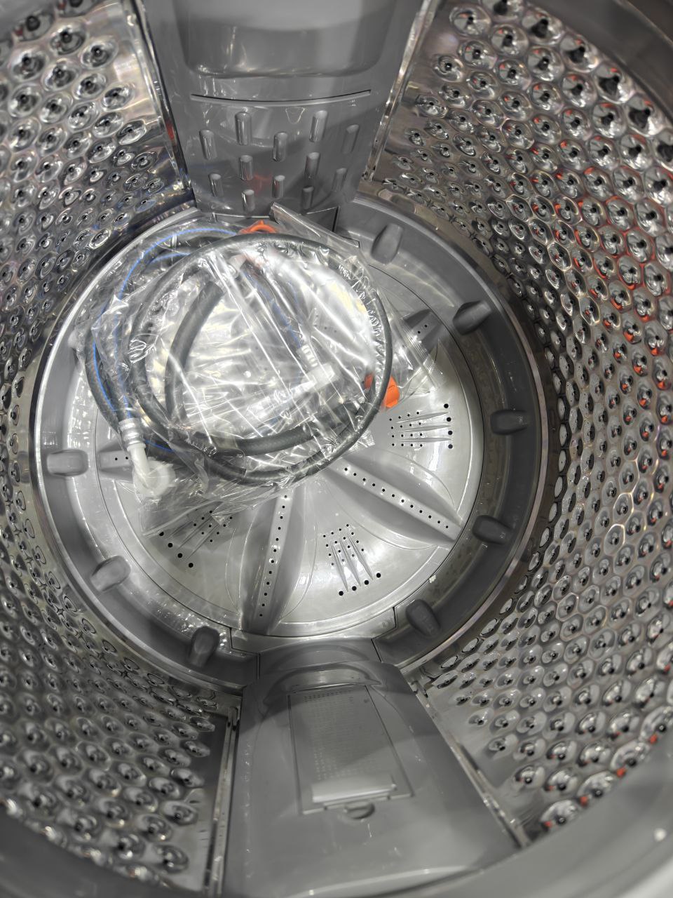 غسالة ملابس فريش تحميل علوى 12 كجم -
سعة الغسالة :  12k
لون جسم الغسالة : أسود